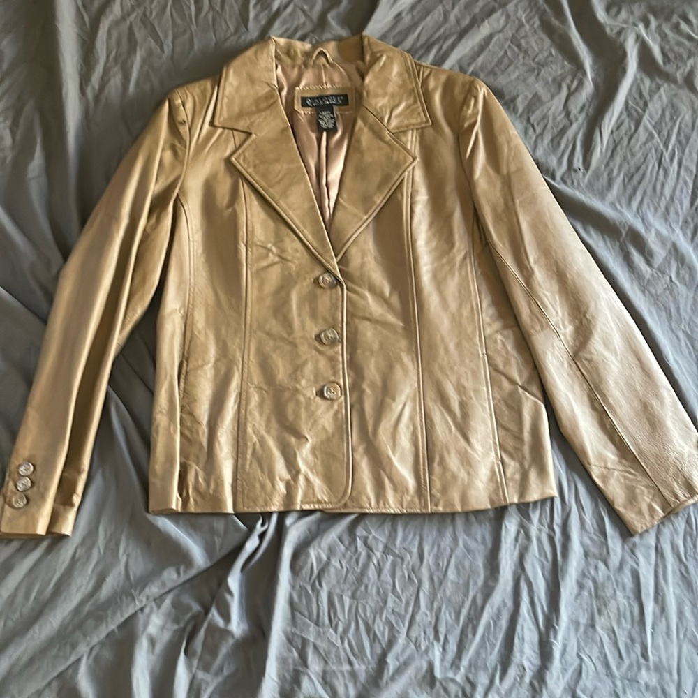 Leather jacket and great condition, front and back